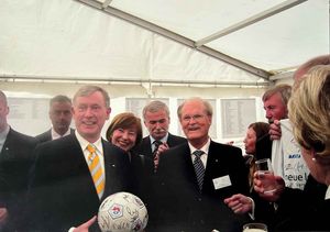 Klinkmann mit dem ehemaligen Bundespräsidenten Horst Köhler Klinkmann mit dem ehemaligen Bundespräsidenten Horst Köhler