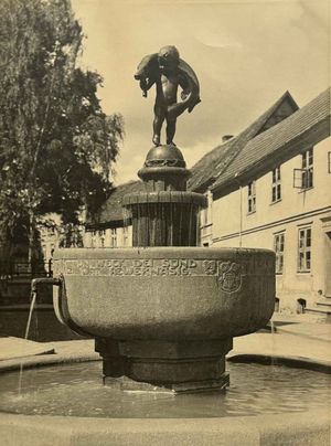 Der Hechtbrunnen in Teterow Der Hechtbrunnen in Teterow
